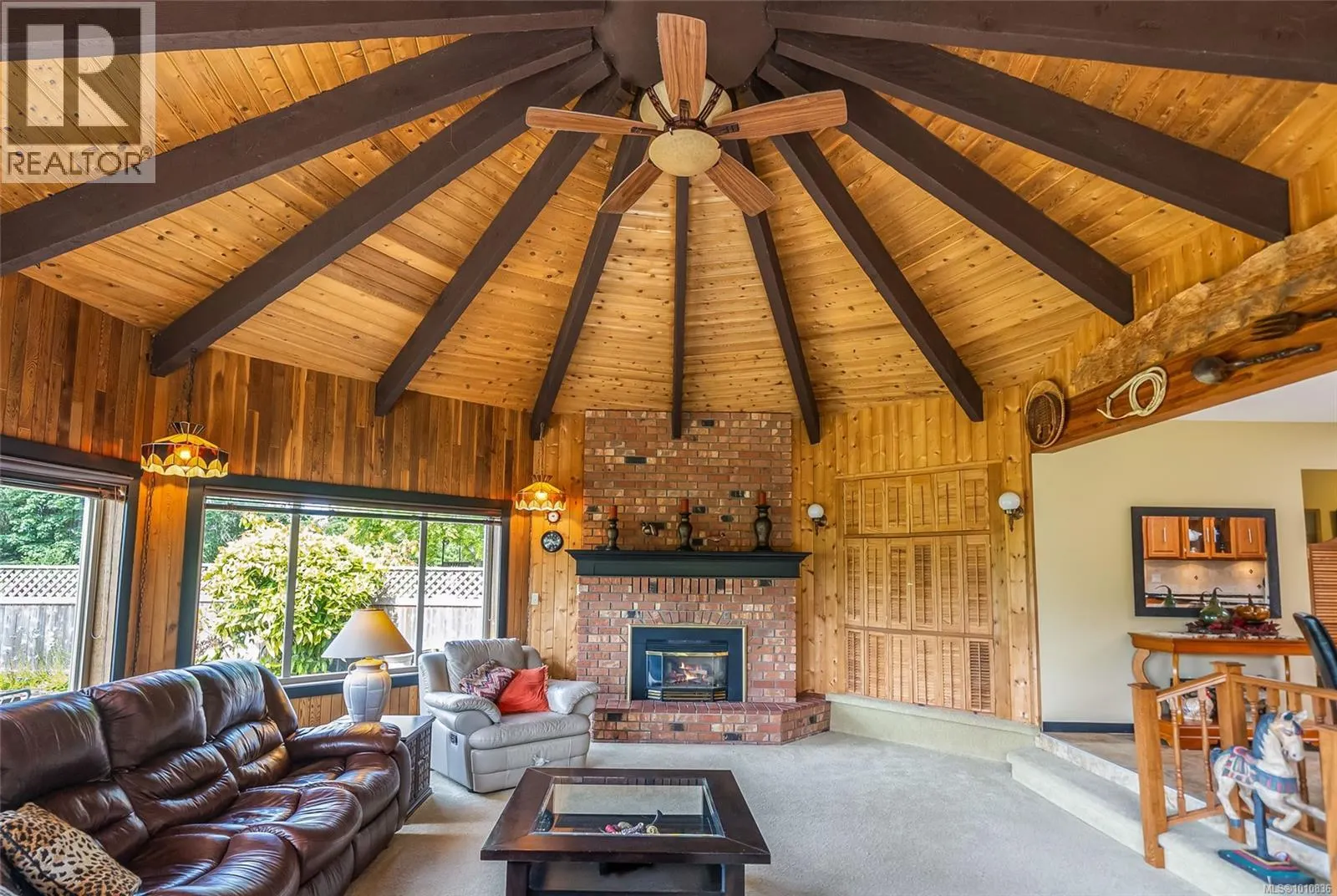 807 Shorewood Dr