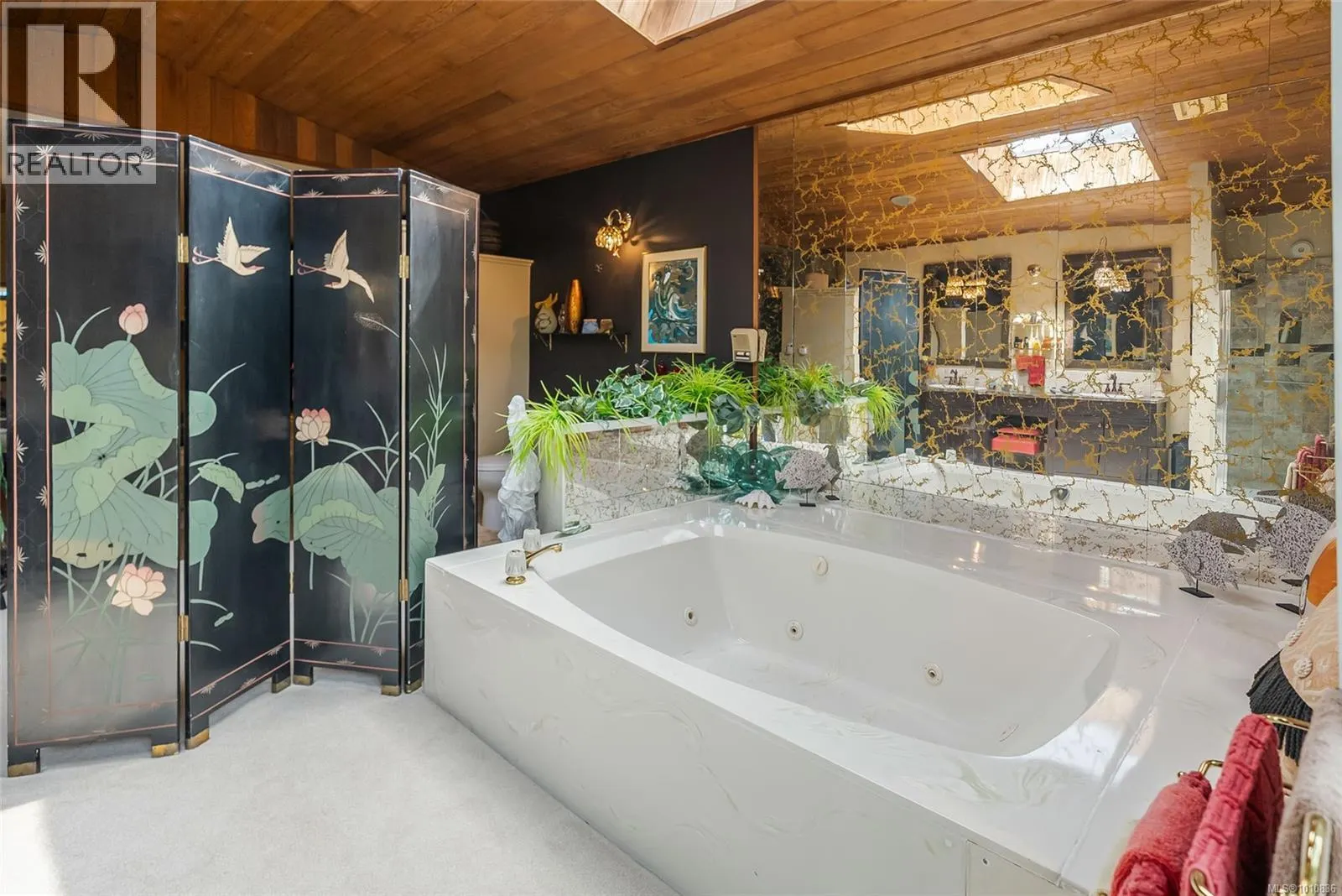 807 Shorewood Dr