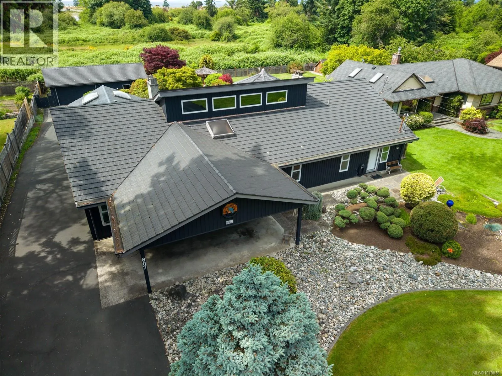 807 Shorewood Dr