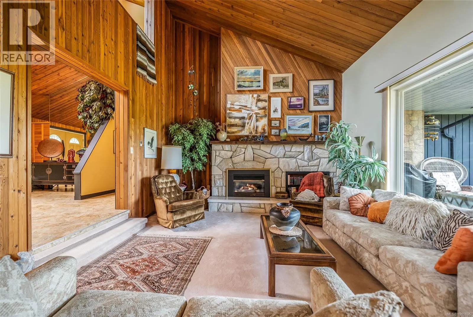 807 Shorewood Dr