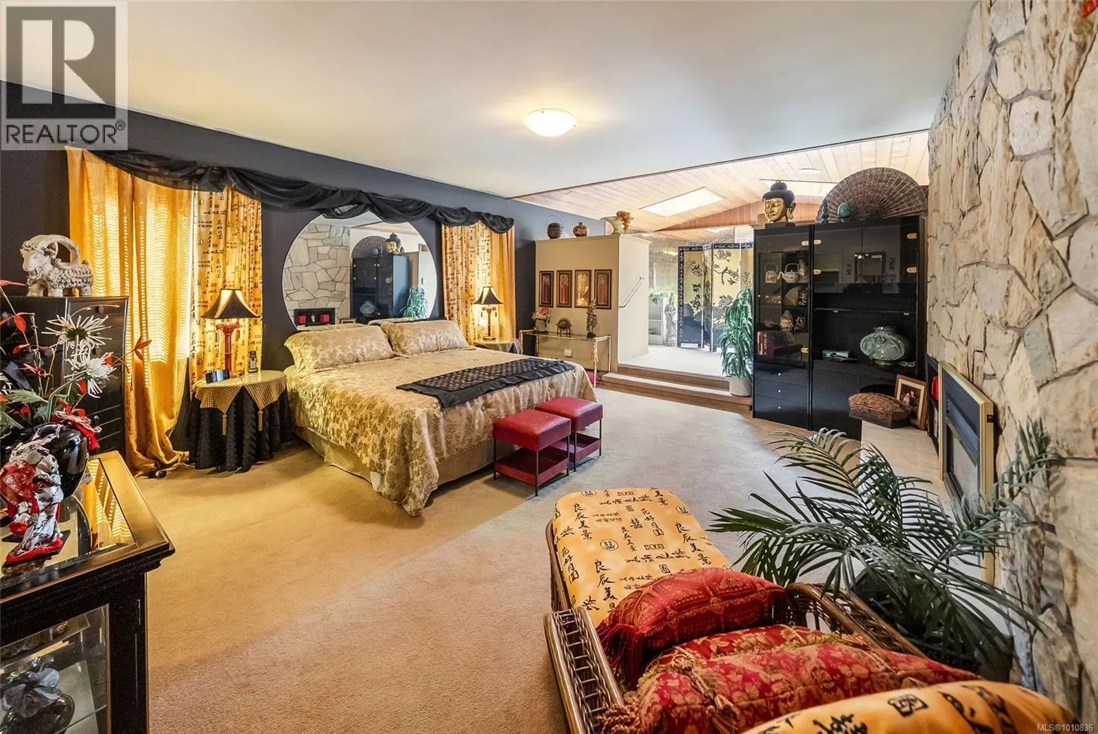 807 Shorewood Dr