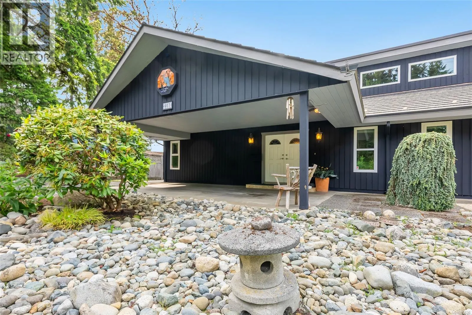 807 Shorewood Dr
