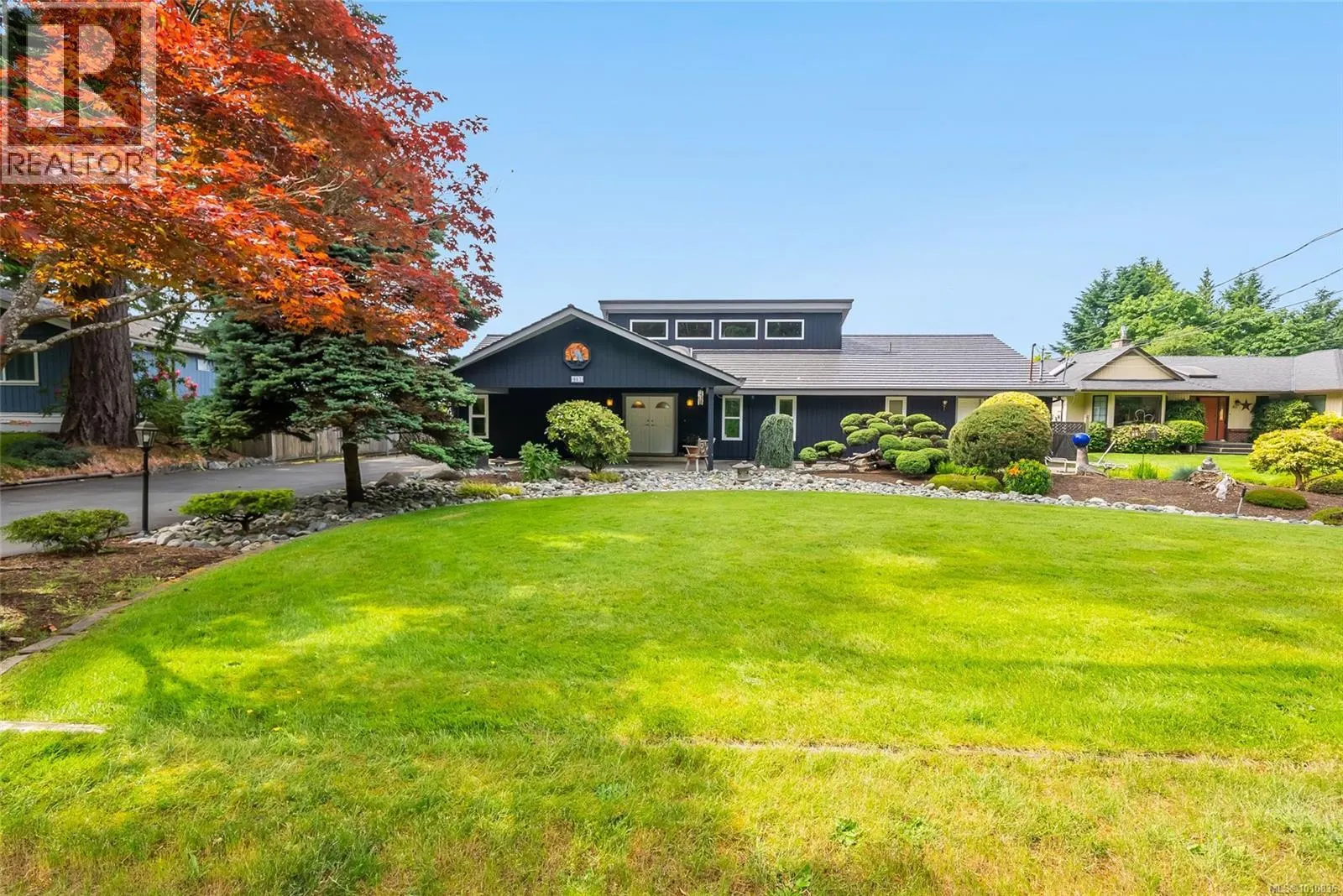 807 Shorewood Dr
