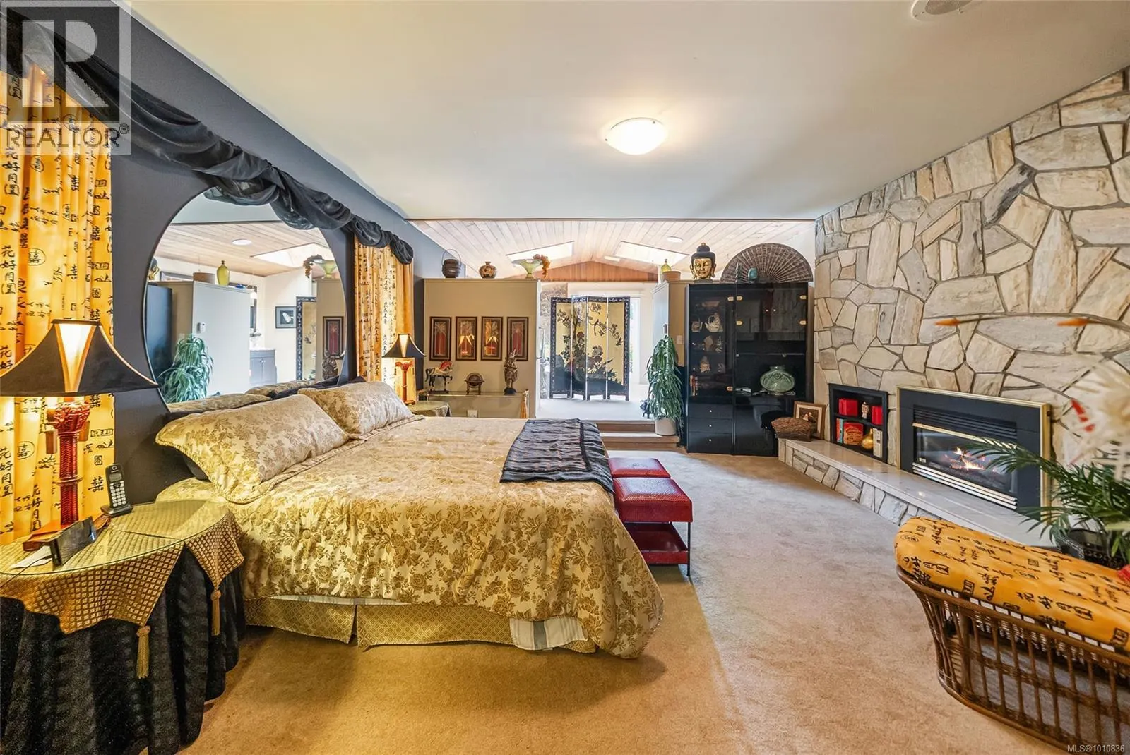 807 Shorewood Dr