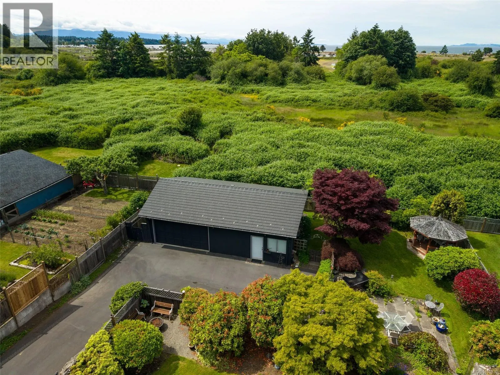 807 Shorewood Dr