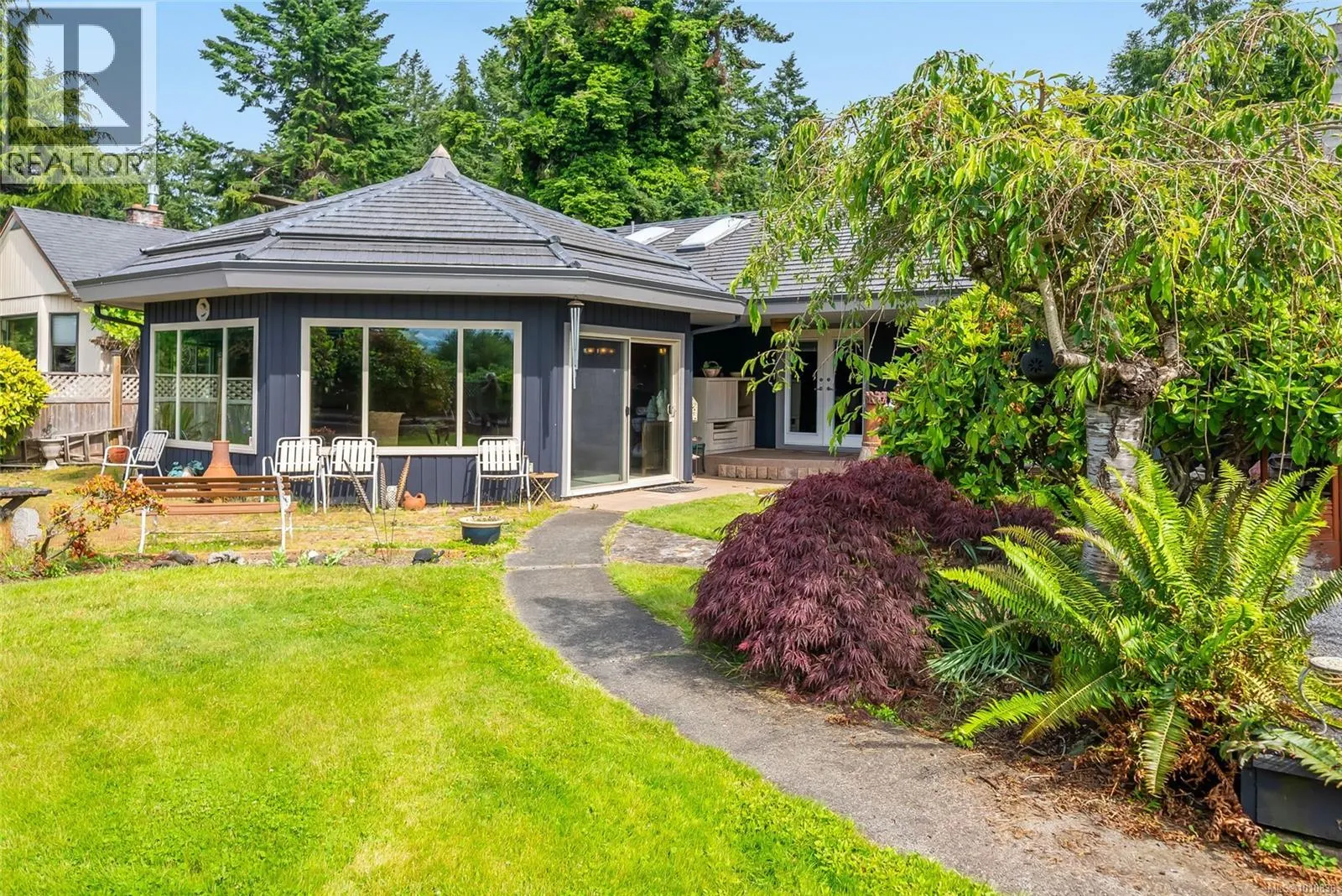 807 Shorewood Dr