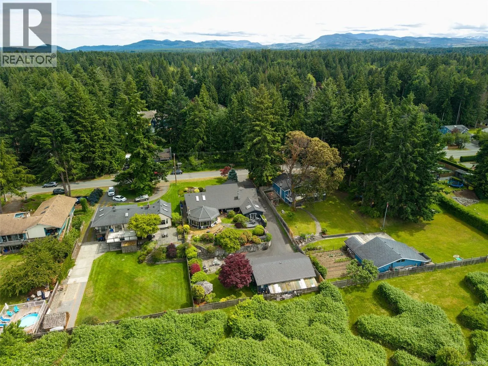 807 Shorewood Dr
