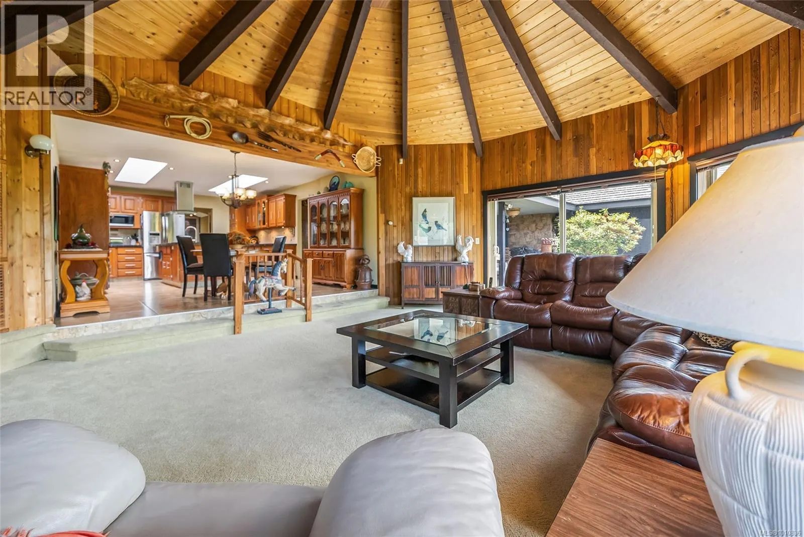 807 Shorewood Dr