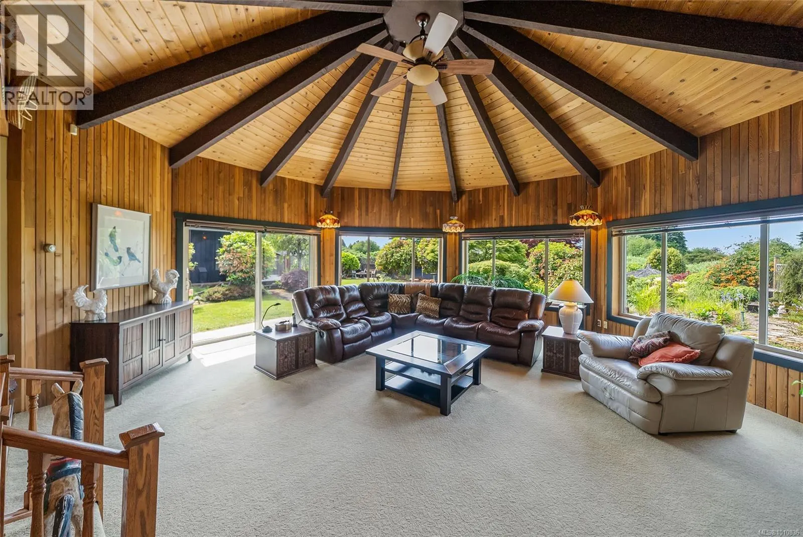 807 Shorewood Dr