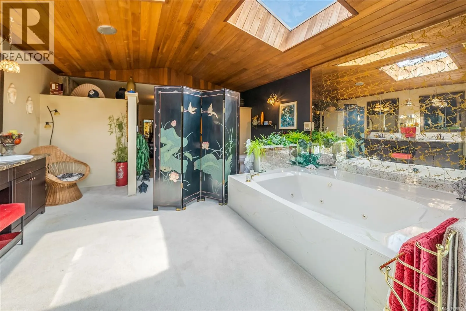 807 Shorewood Dr