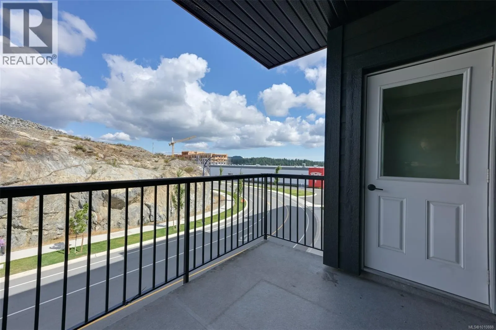303 2461 Gateway Rd