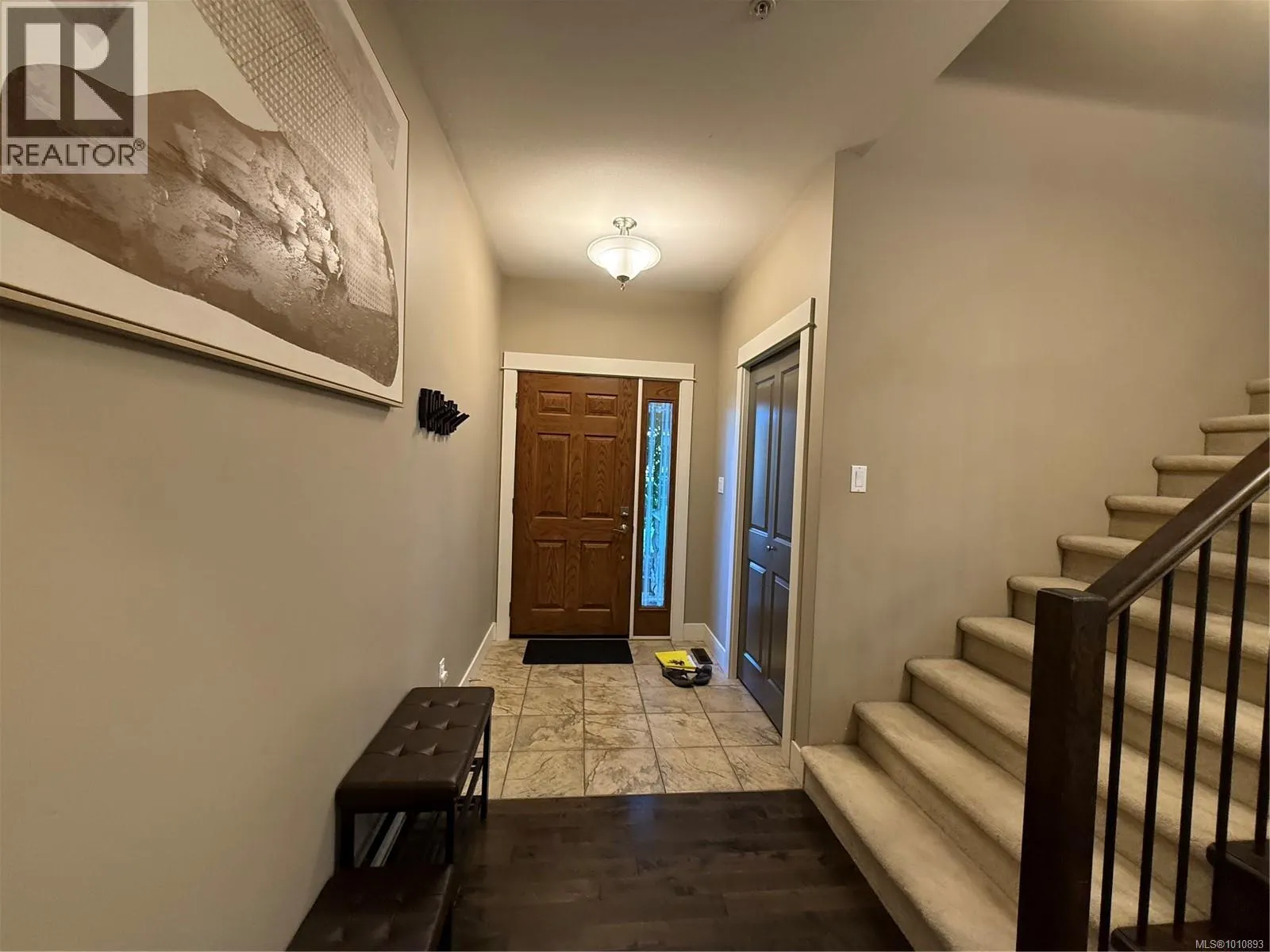 6196 Strathcona Pl
