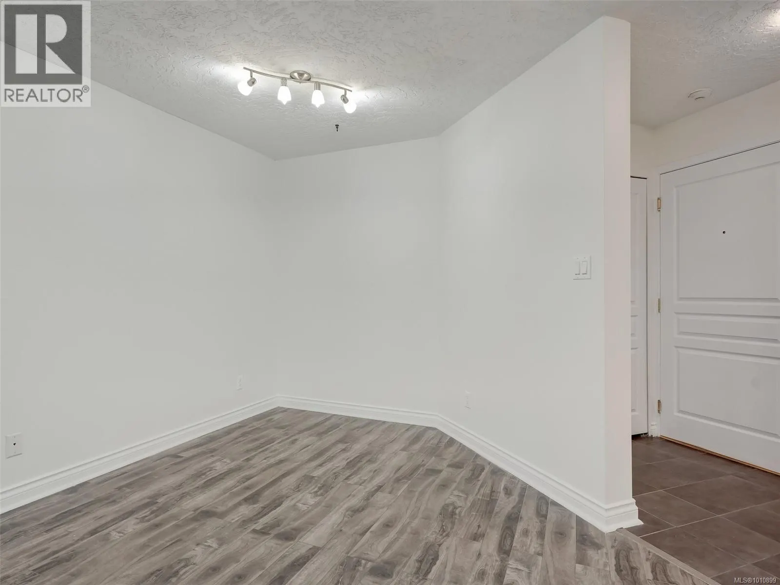 104 494 Marsett Pl