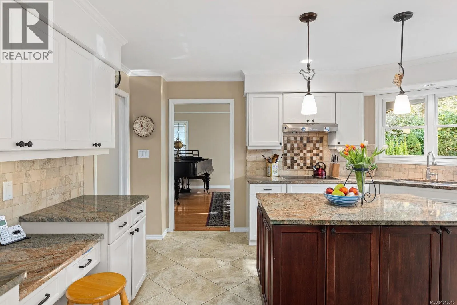 3913 Gibson Crt