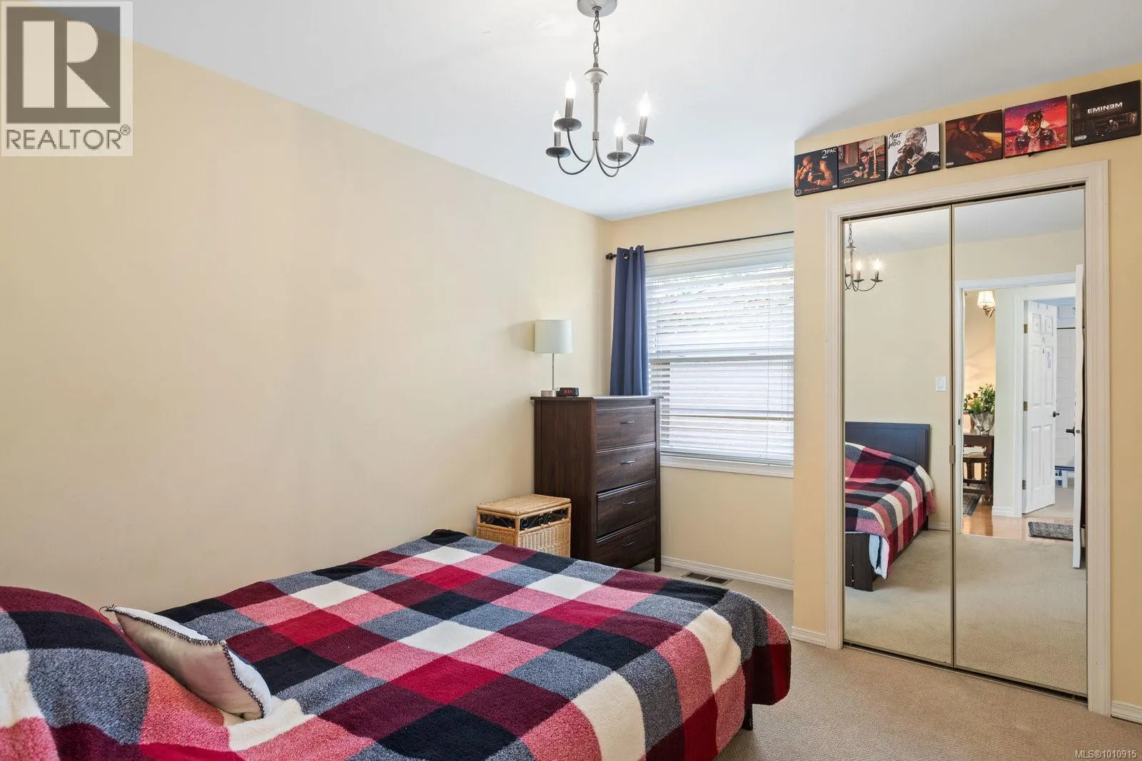 3913 Gibson Crt