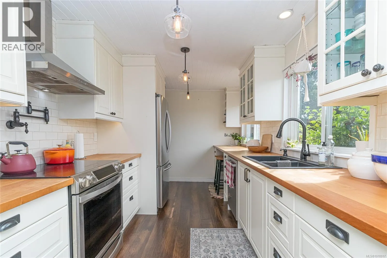 1892 Swartz Bay Rd