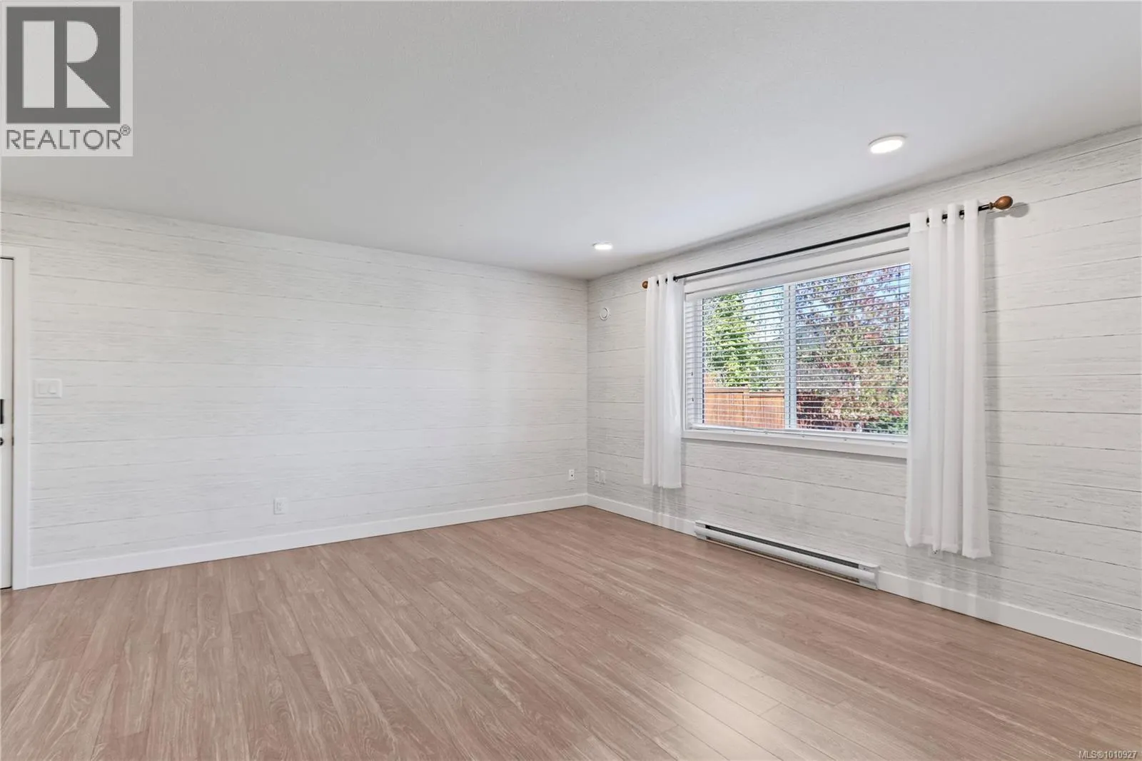532 Lori Pl