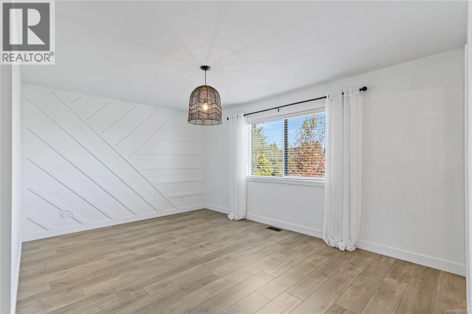 532 Lori Pl