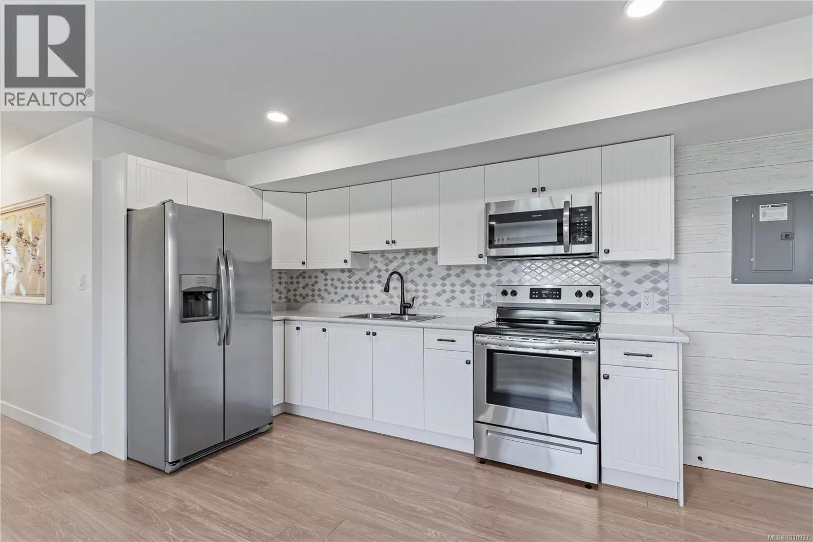 532 Lori Pl