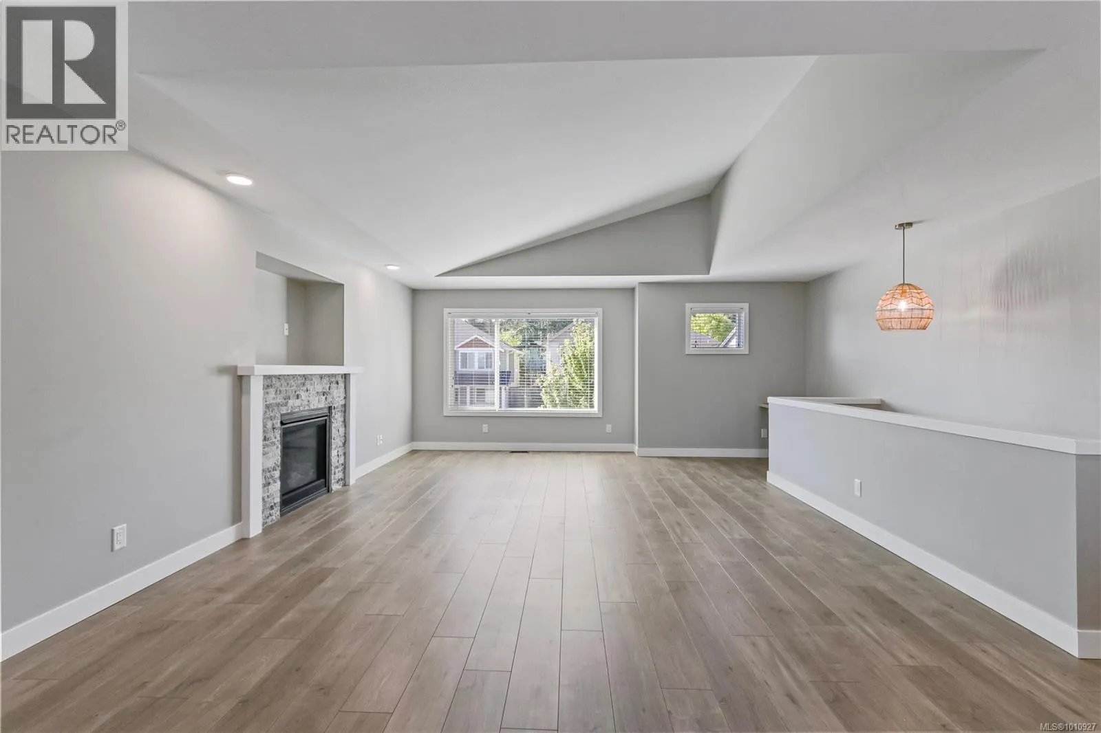 532 Lori Pl