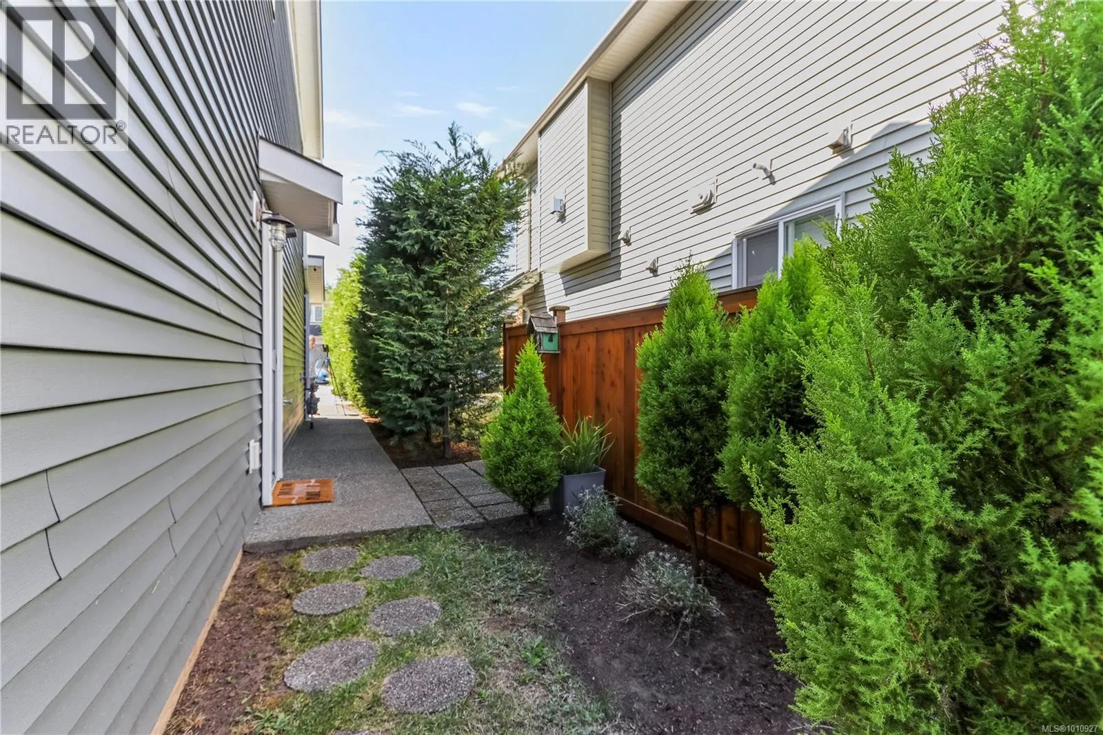532 Lori Pl
