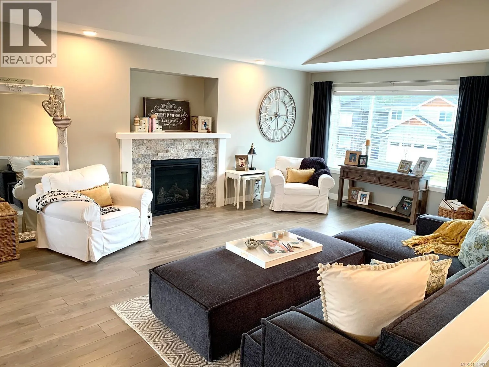 532 Lori Pl