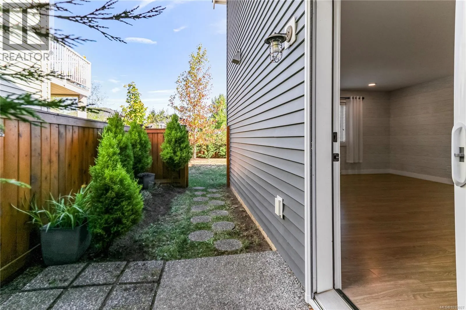 532 Lori Pl