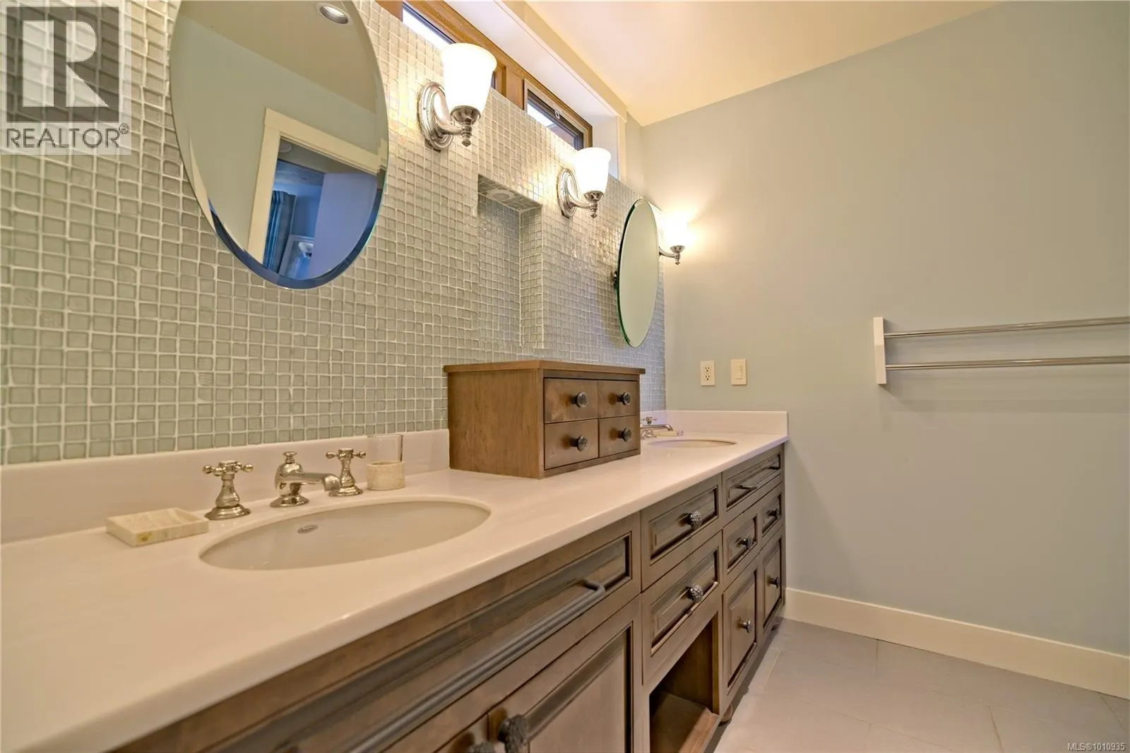2 37 Salamanca Rd