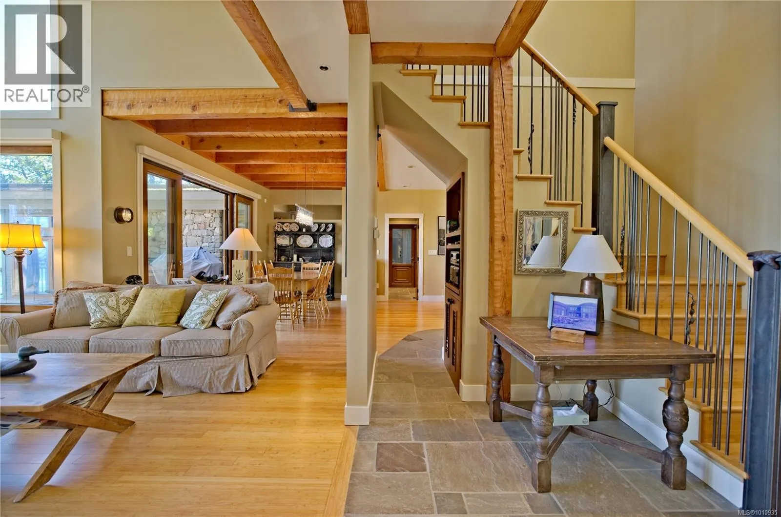 2 37 Salamanca Rd