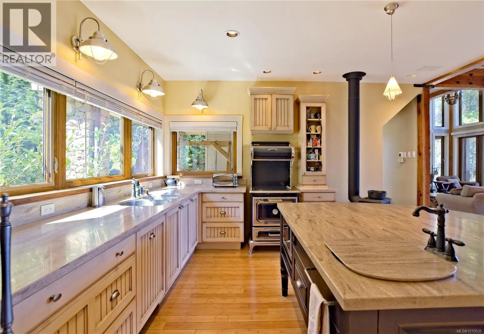 2 37 Salamanca Rd