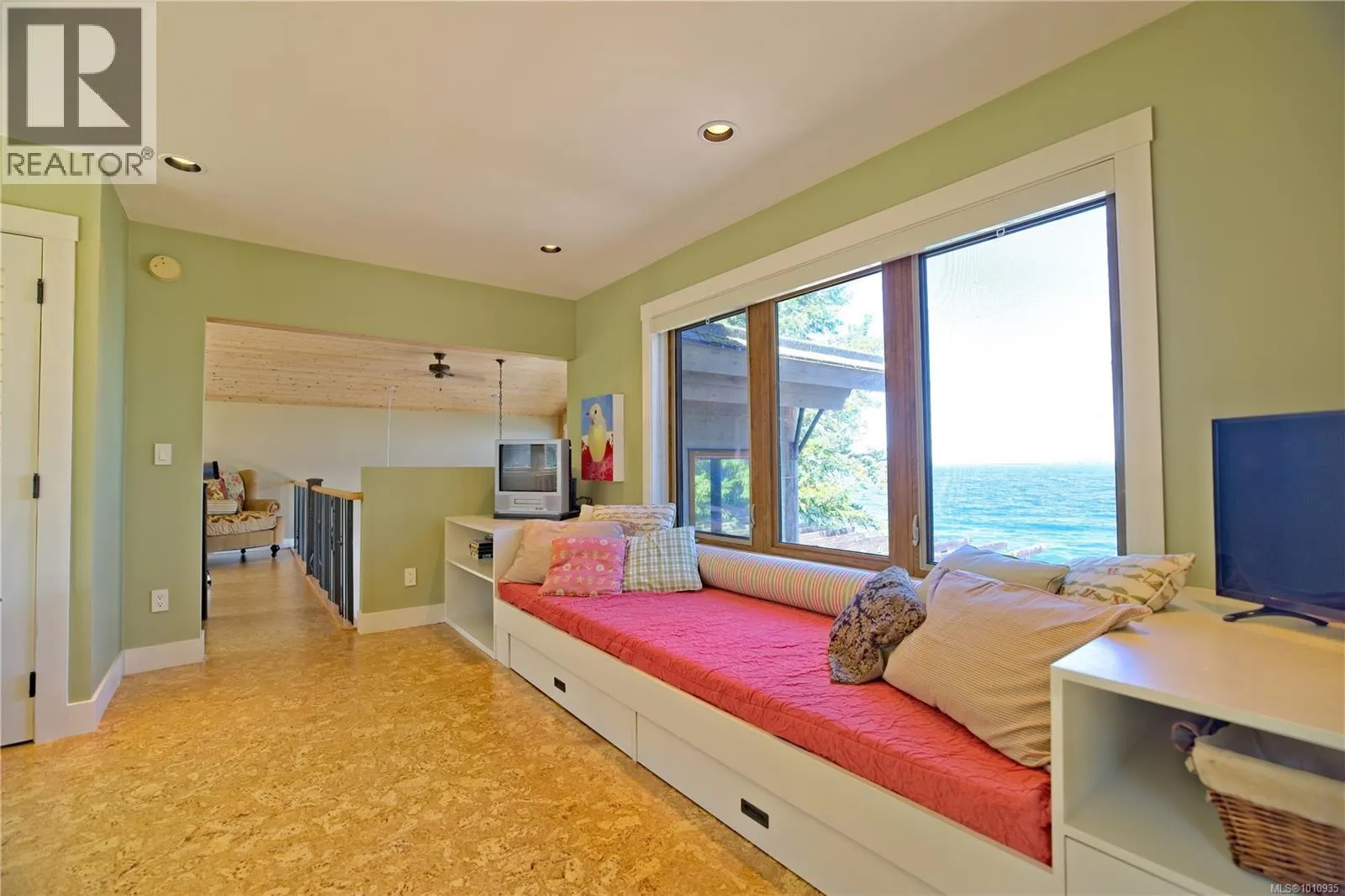 2 37 Salamanca Rd