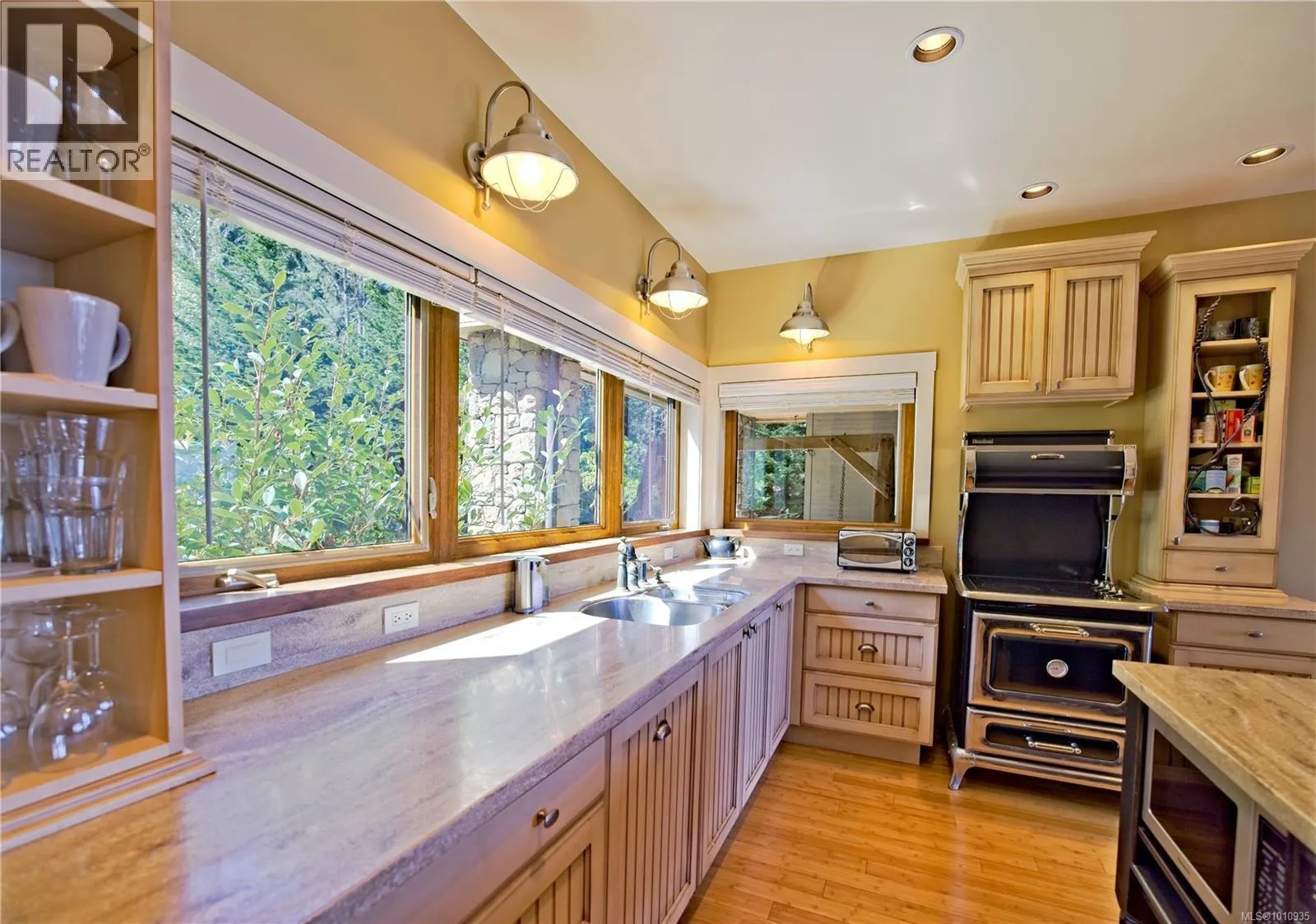 2 37 Salamanca Rd