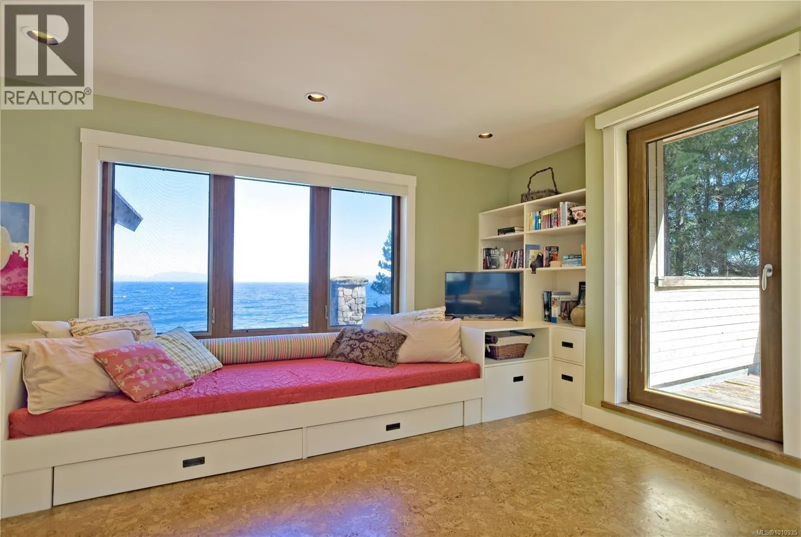 2 37 Salamanca Rd