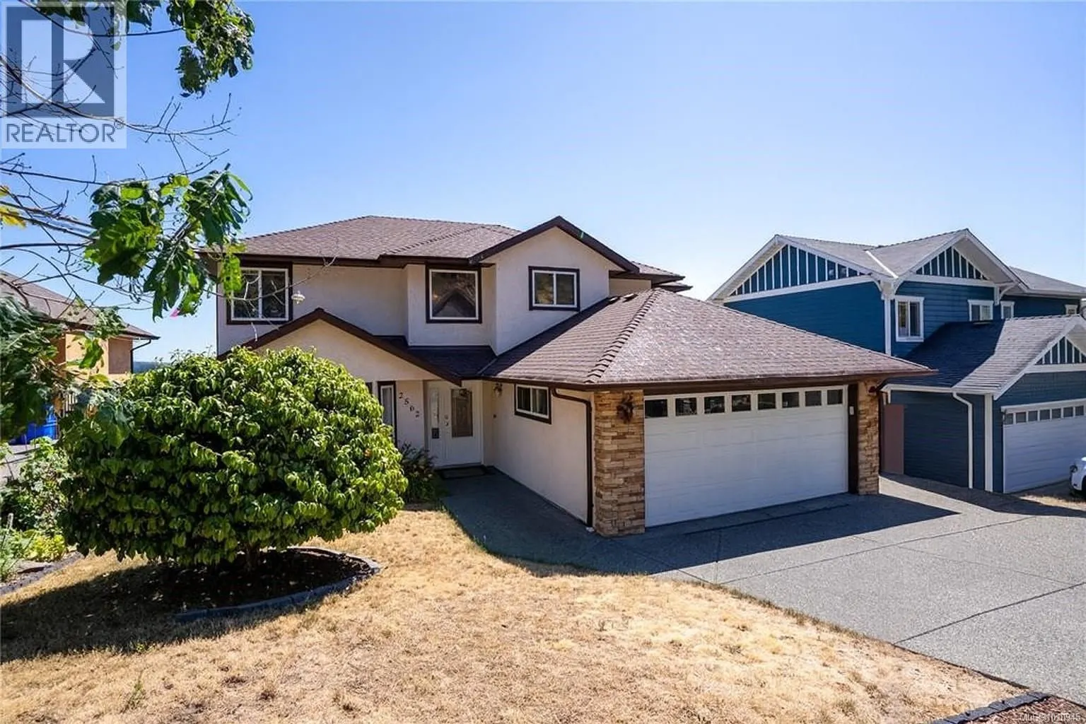 2562 Crystalview Dr