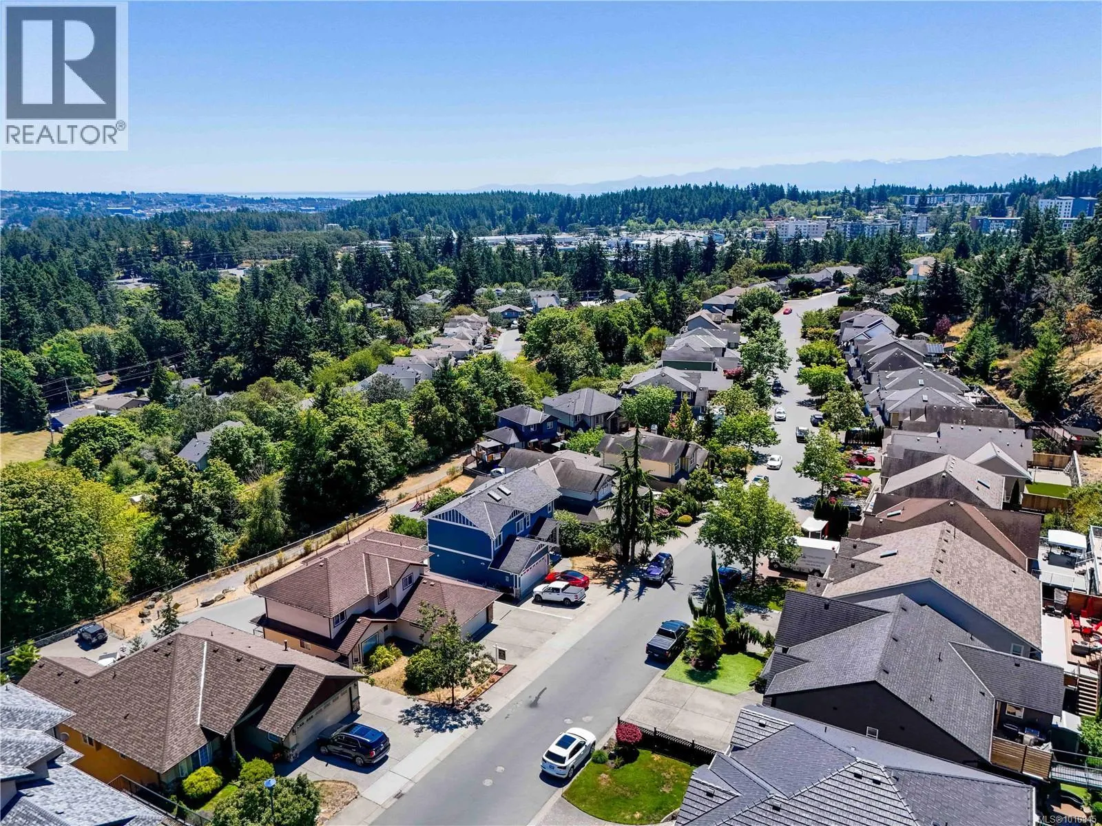 2562 Crystalview Dr
