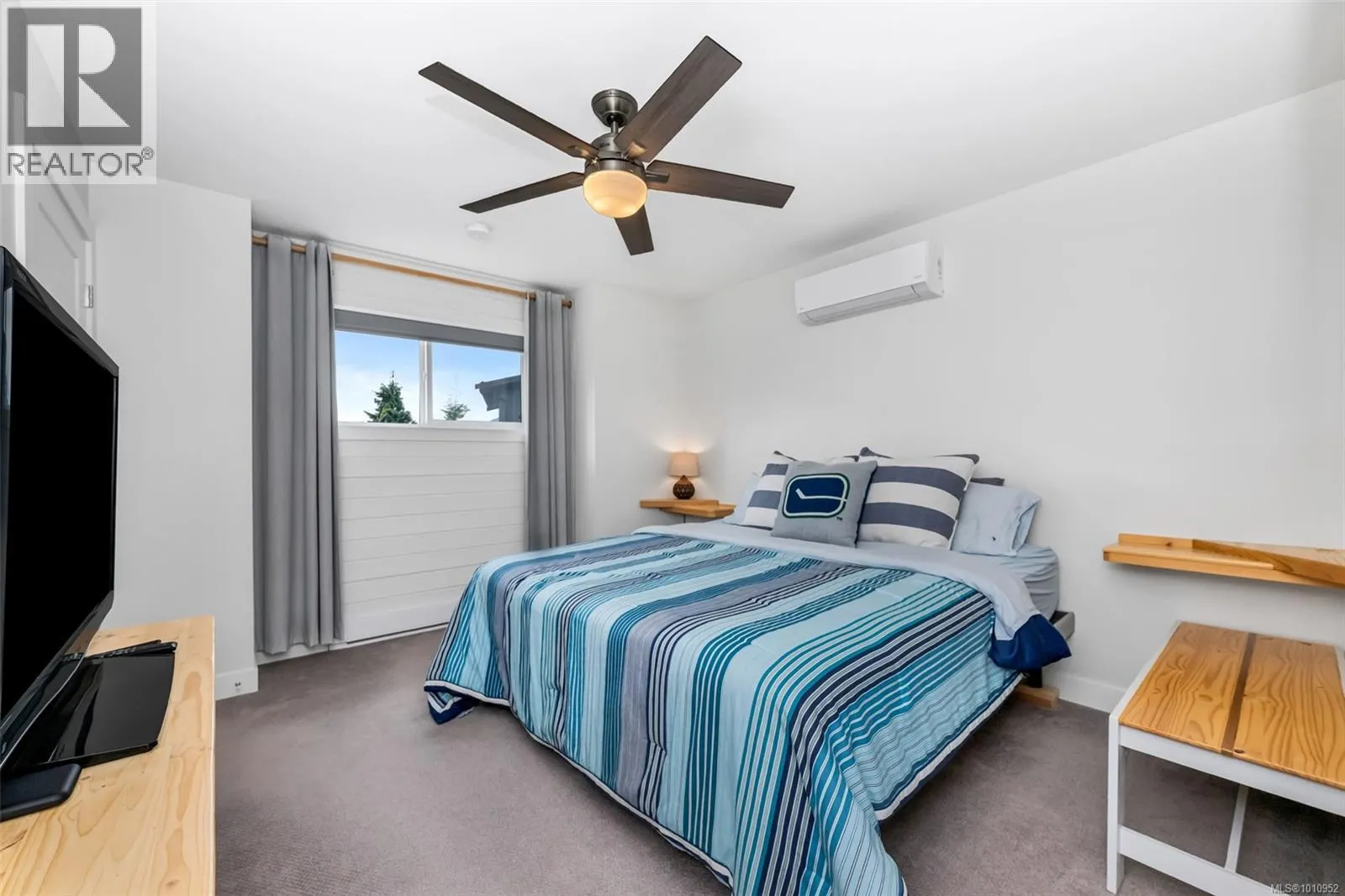 7333 Lakefront Pl