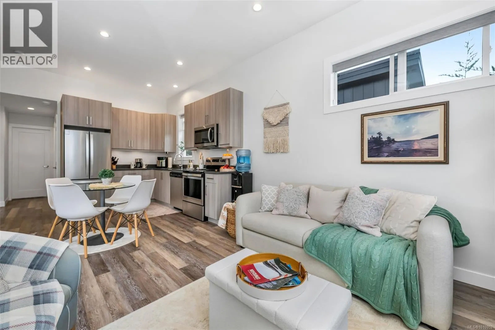 7333 Lakefront Pl