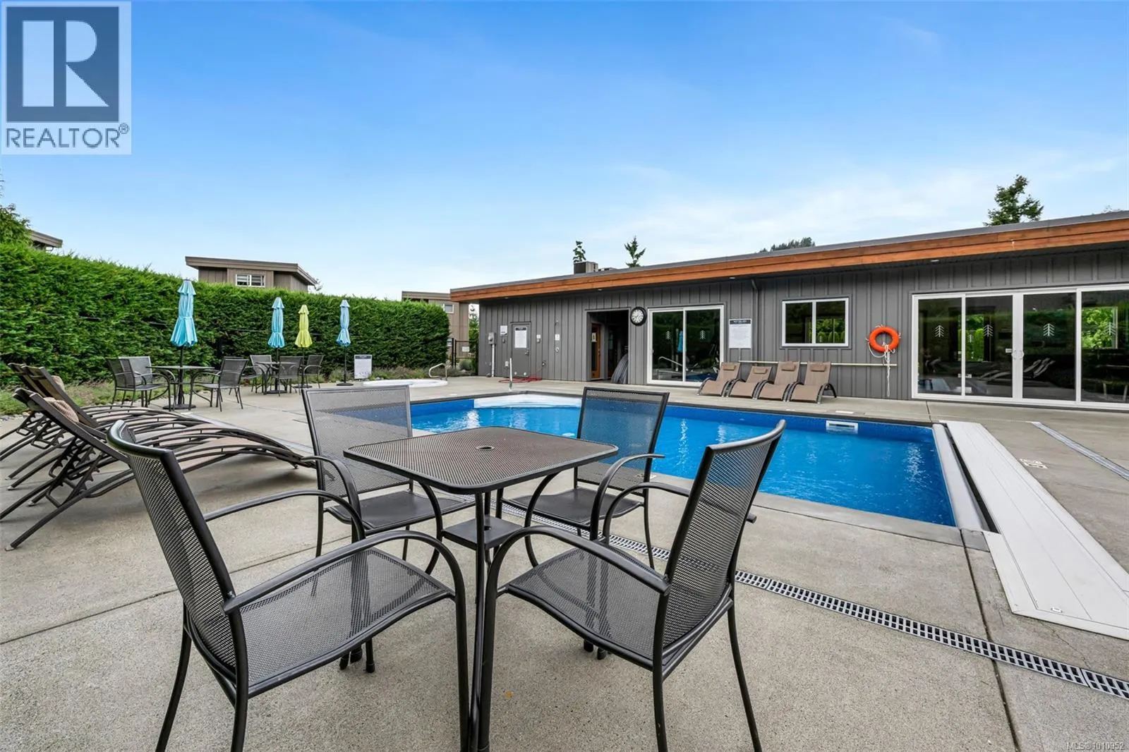 7333 Lakefront Pl