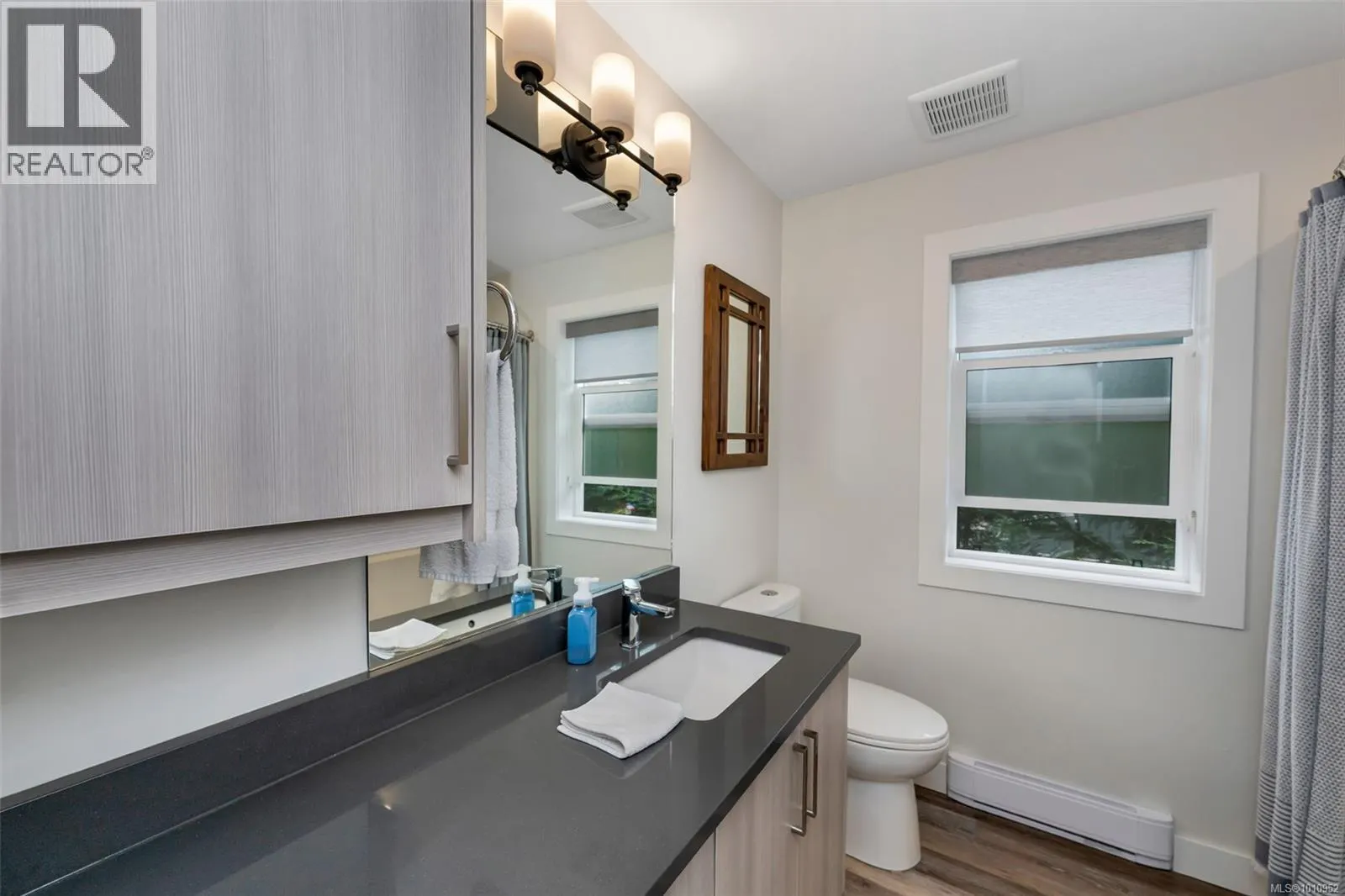7333 Lakefront Pl