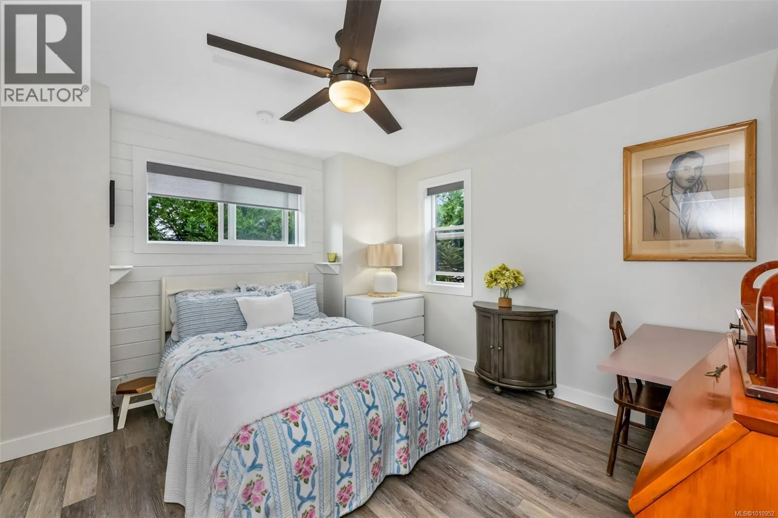 7333 Lakefront Pl