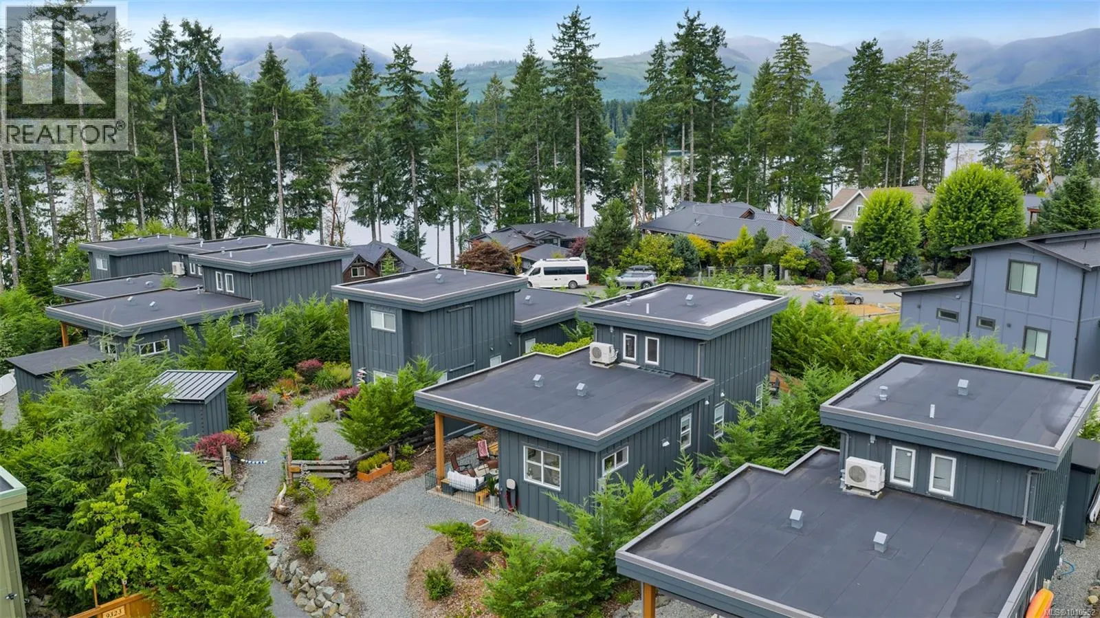 7333 Lakefront Pl
