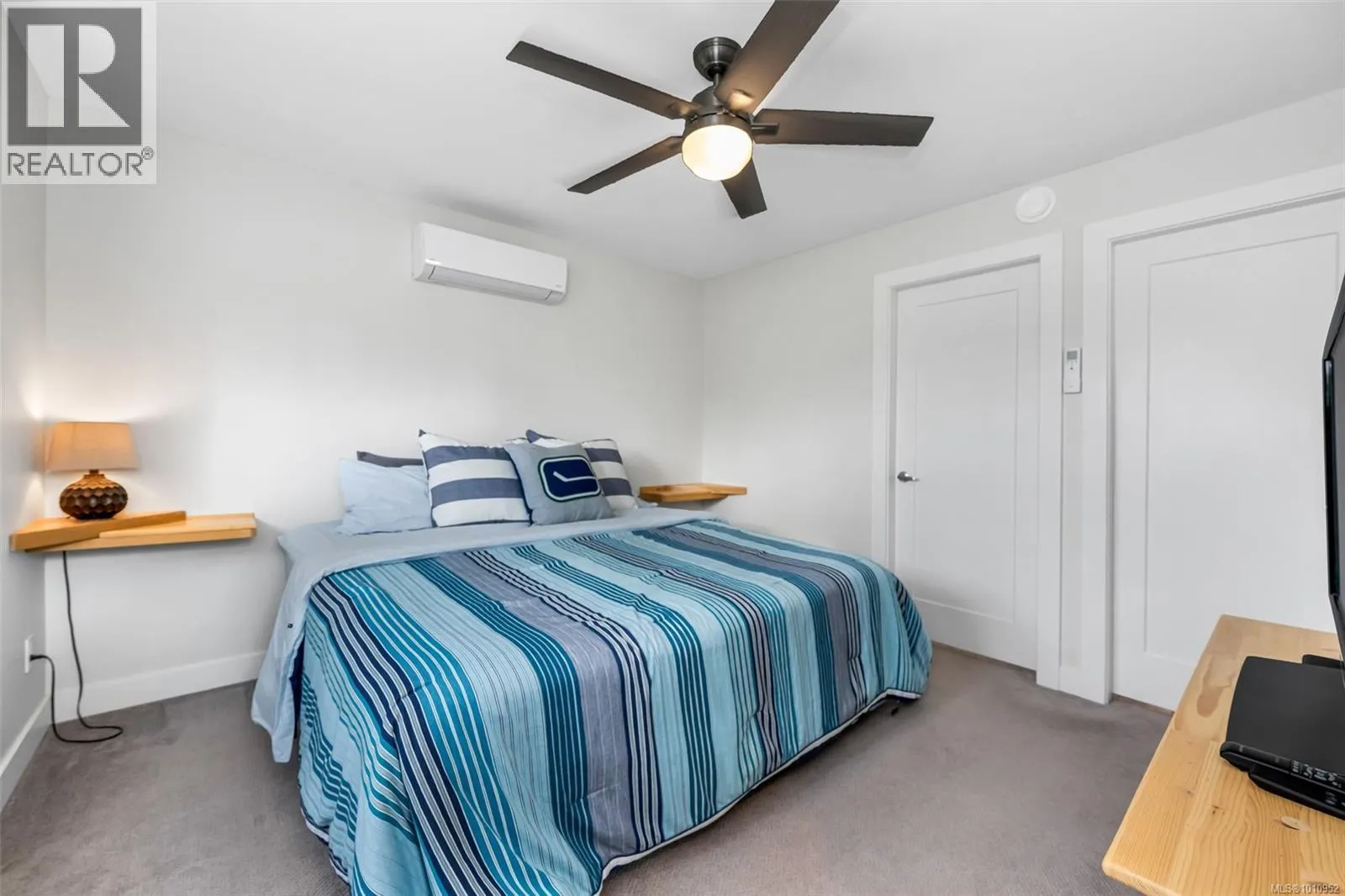 7333 Lakefront Pl