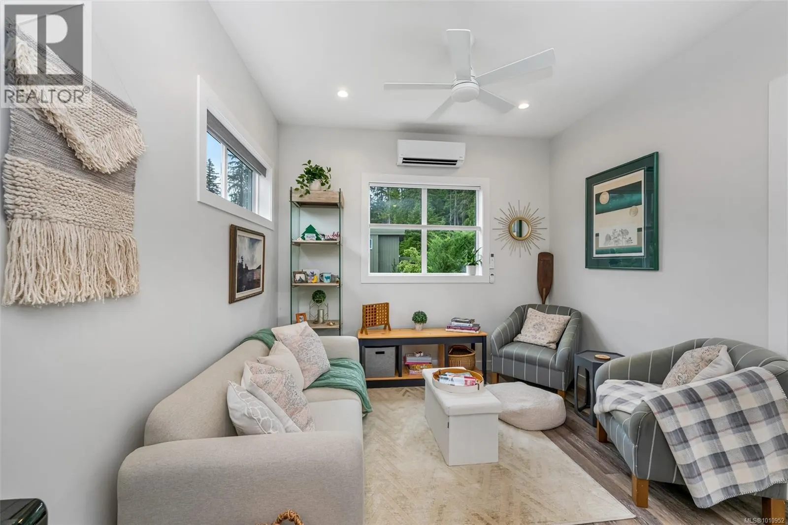7333 Lakefront Pl
