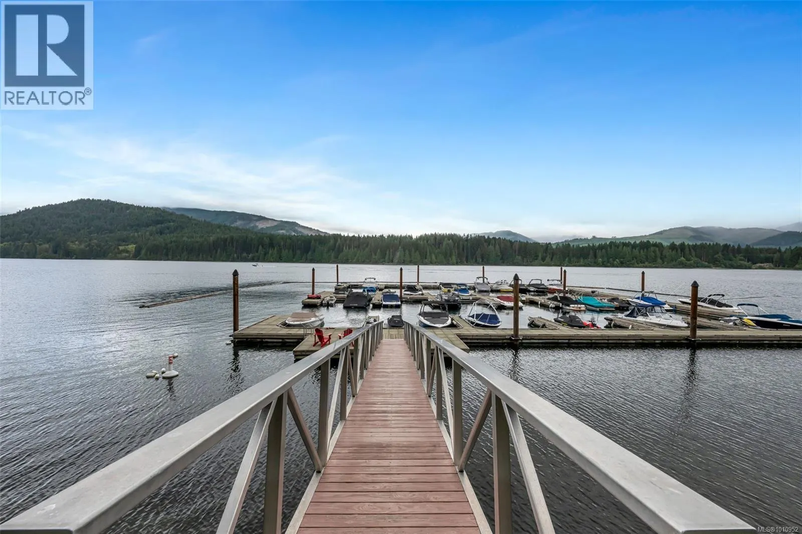 7333 Lakefront Pl