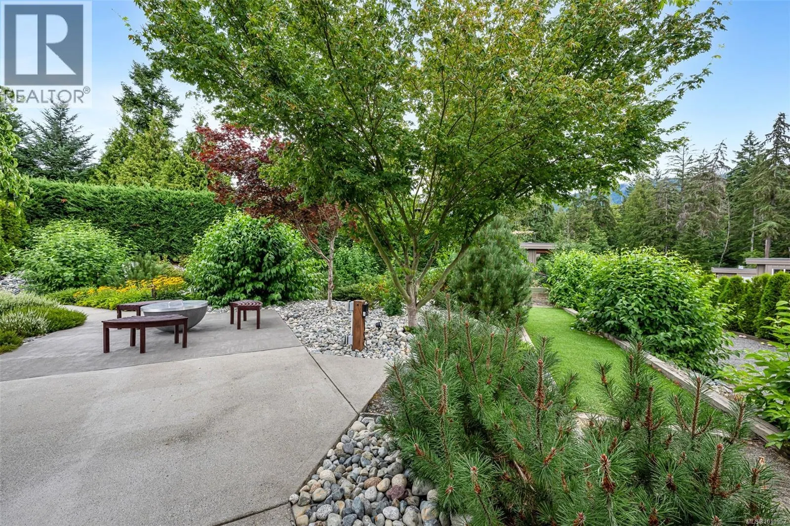 7333 Lakefront Pl