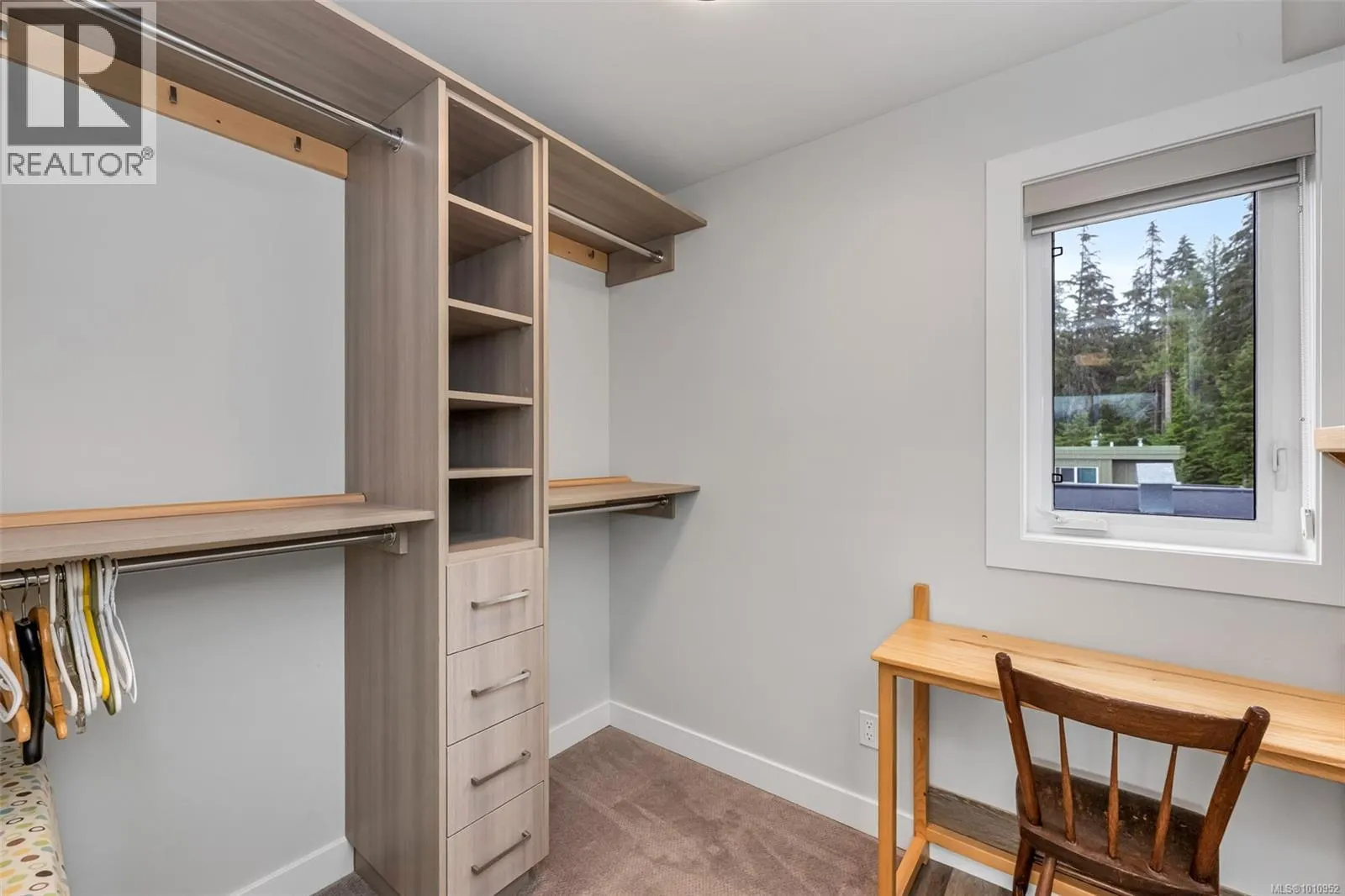7333 Lakefront Pl