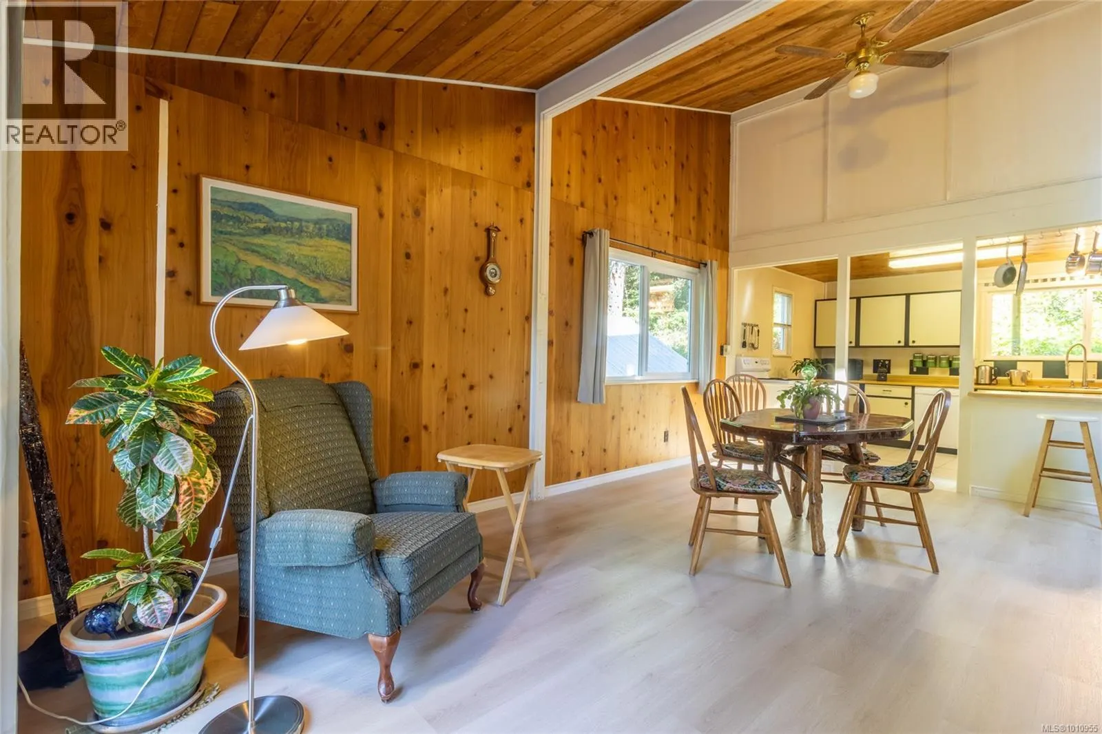 2703 Brigadoon Cres