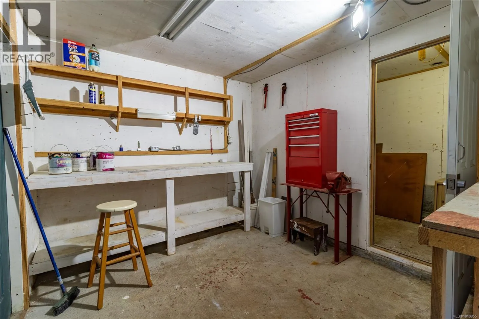 2703 Brigadoon Cres