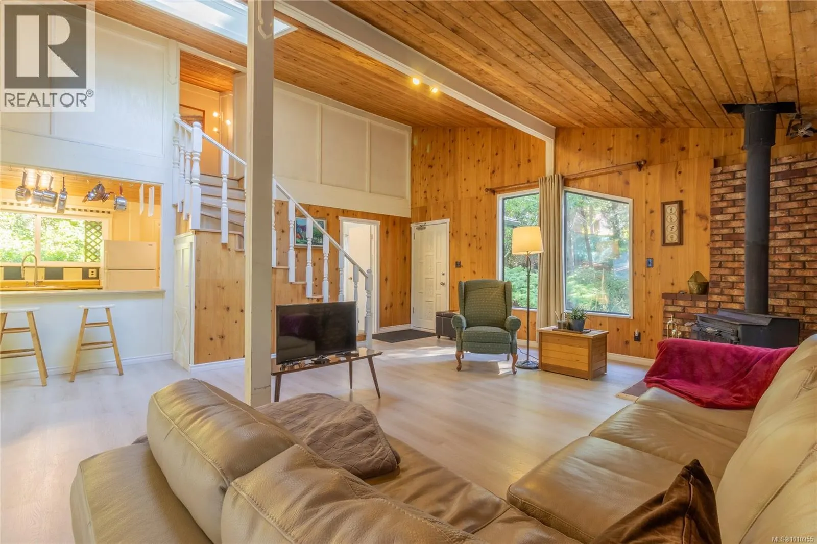 2703 Brigadoon Cres