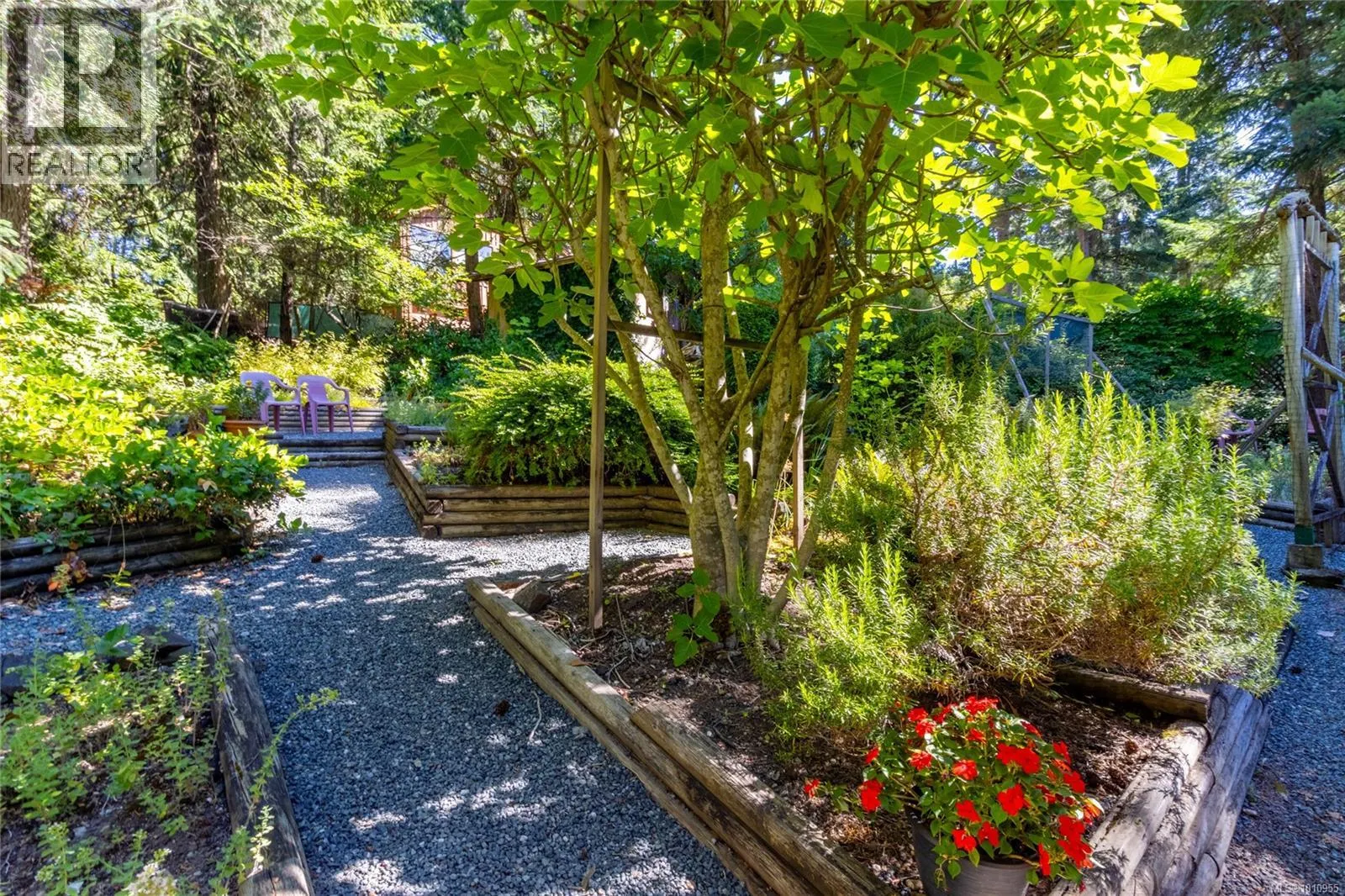 2703 Brigadoon Cres